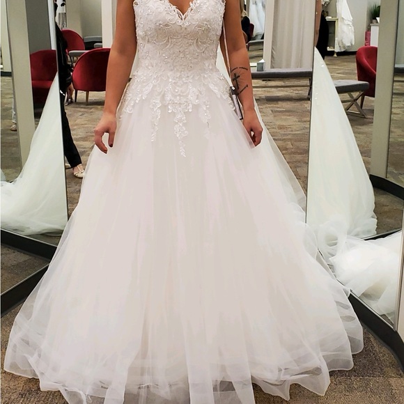 Rebecca Ingram, Sylvia wedding dress - Picture 4 of 4